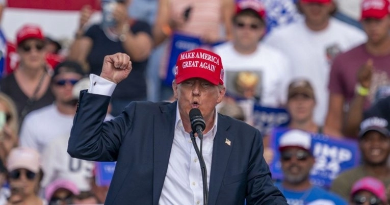 Trump pozvao na oslobađanje optuženih zbog napada na Kapitol. "Oslobodite taoce"